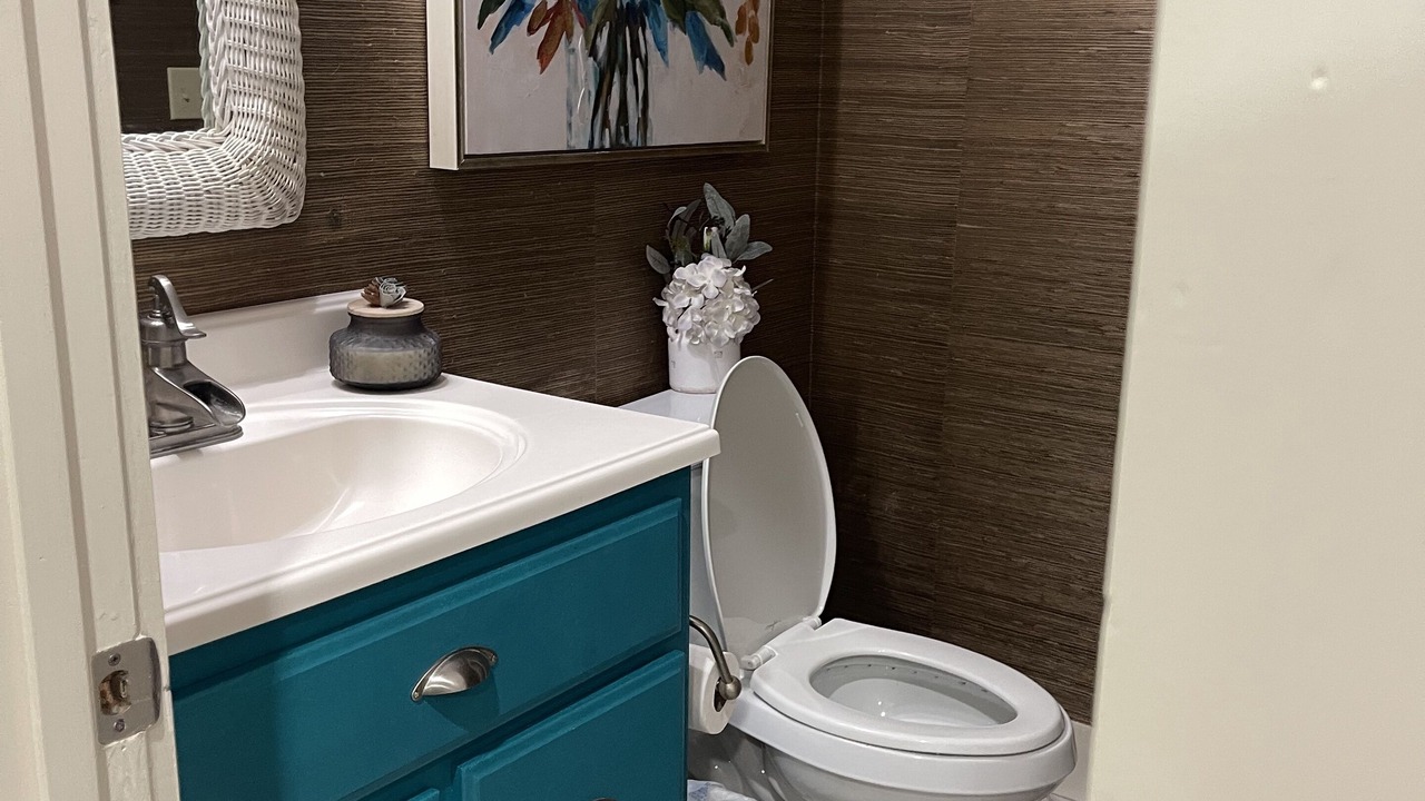 Photo of Bathroom in Groveoak