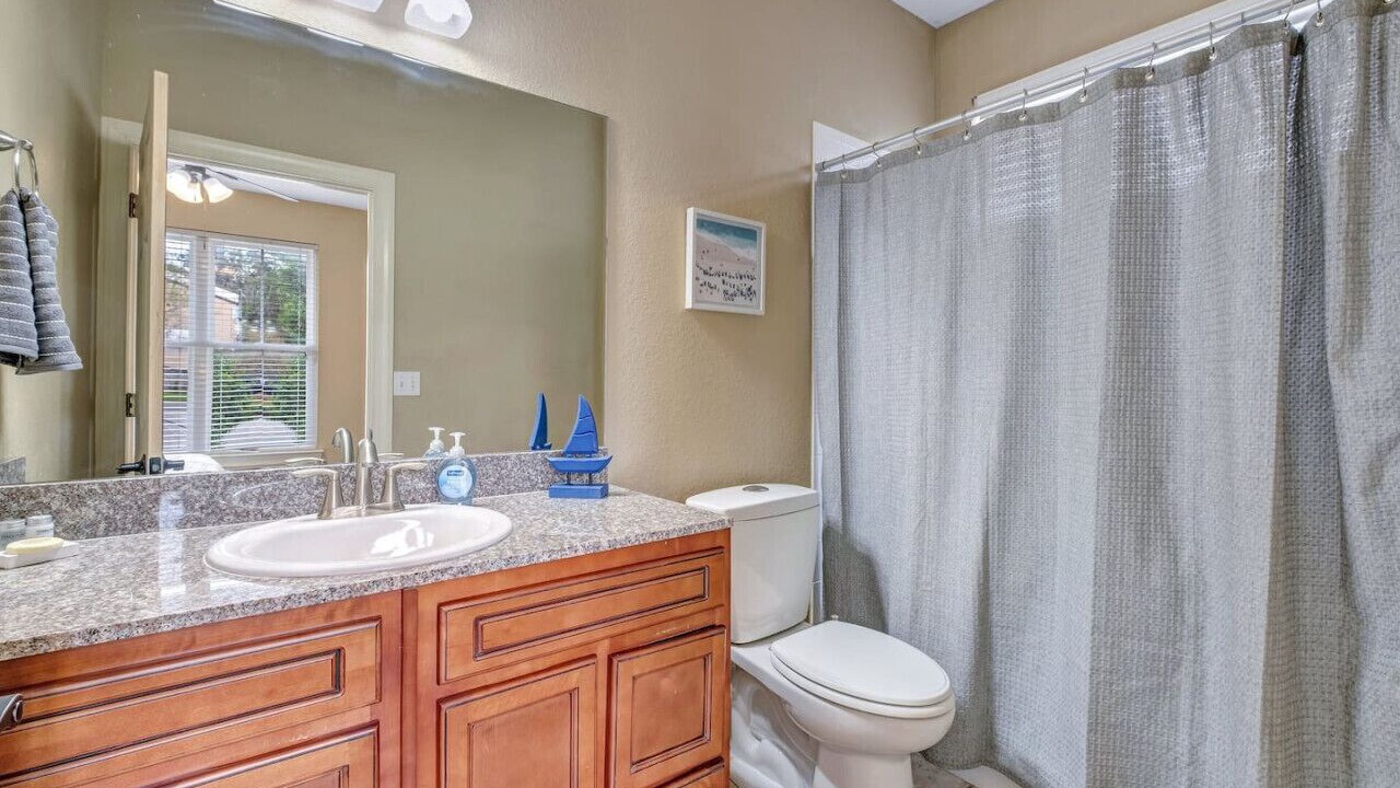 Photo of Bathroom in Governor's Walk