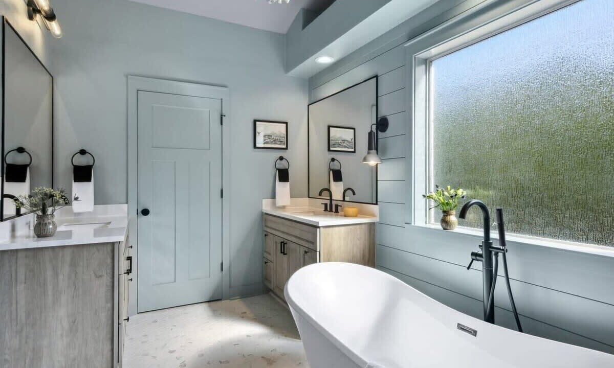 Photo of Bathroom in Shoreline Park