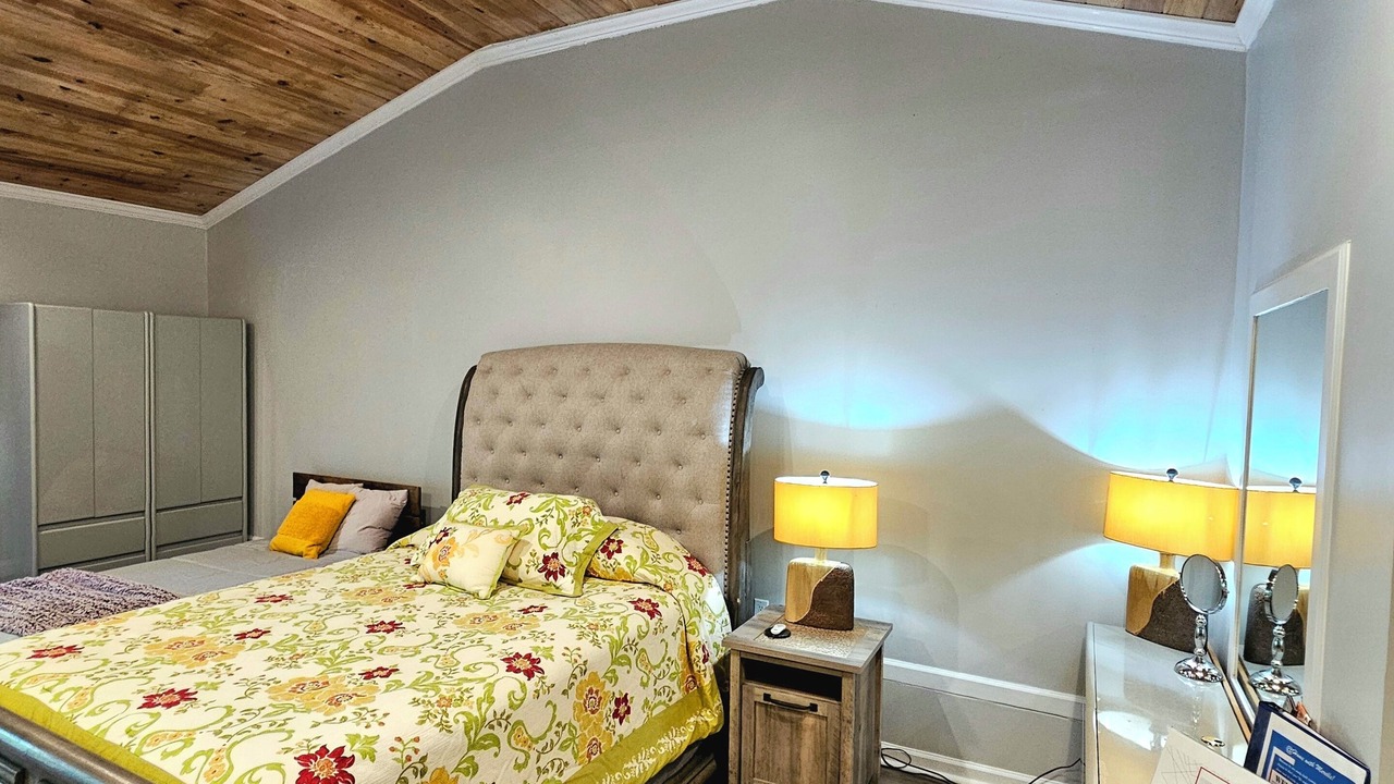 Photo of Bedroom in Appling