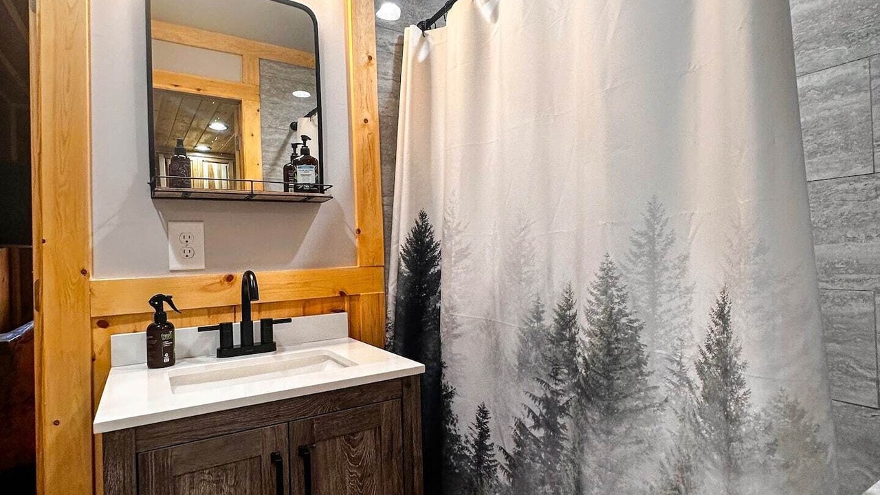Photo of Bathroom in Stone Mountain