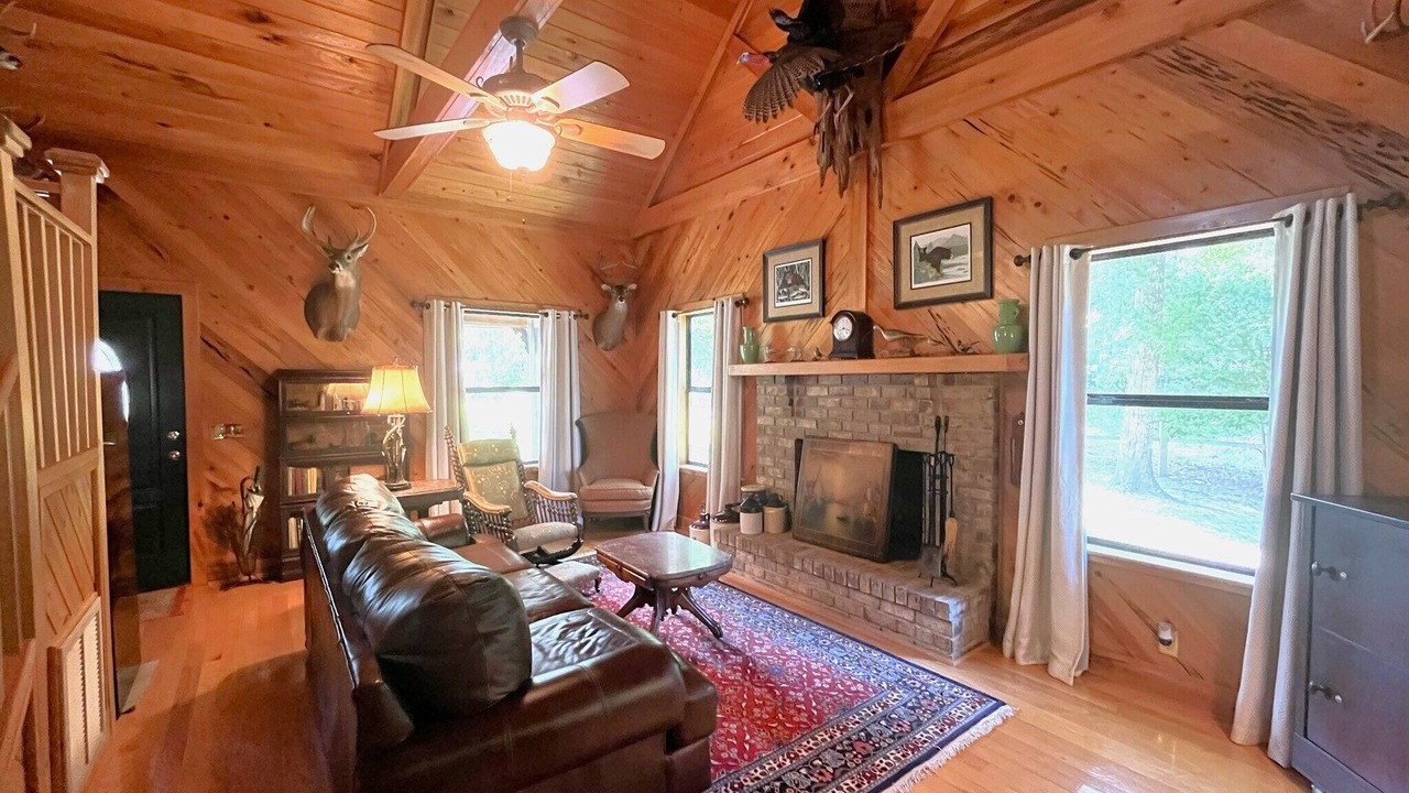 Photo of Livingroom in Waynesville