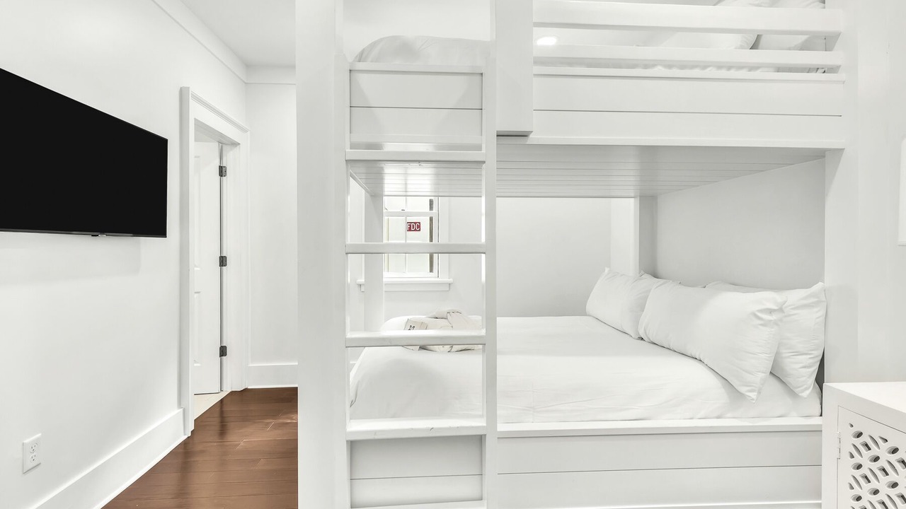 Photo of Bedroom in Beach District