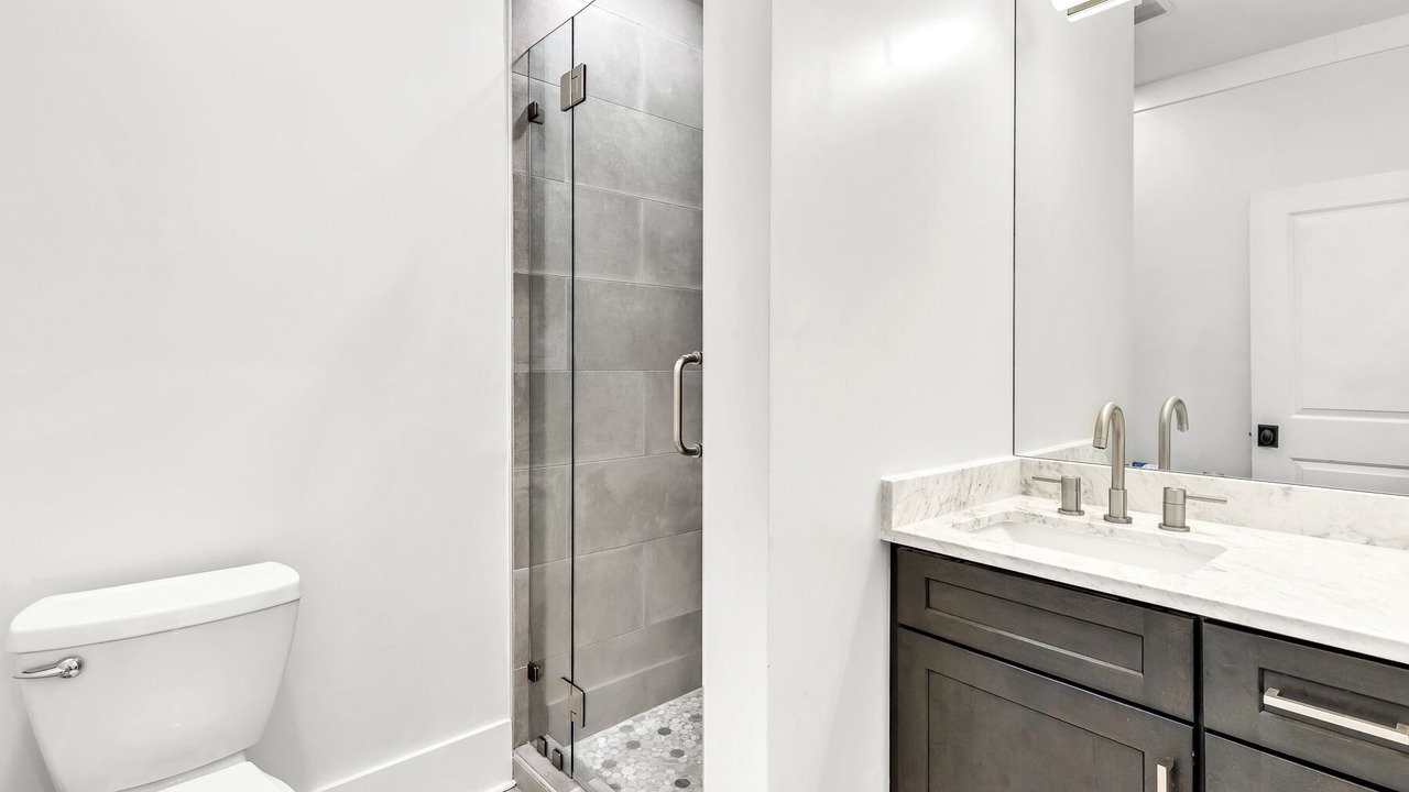 Photo of Bathroom in Beach District