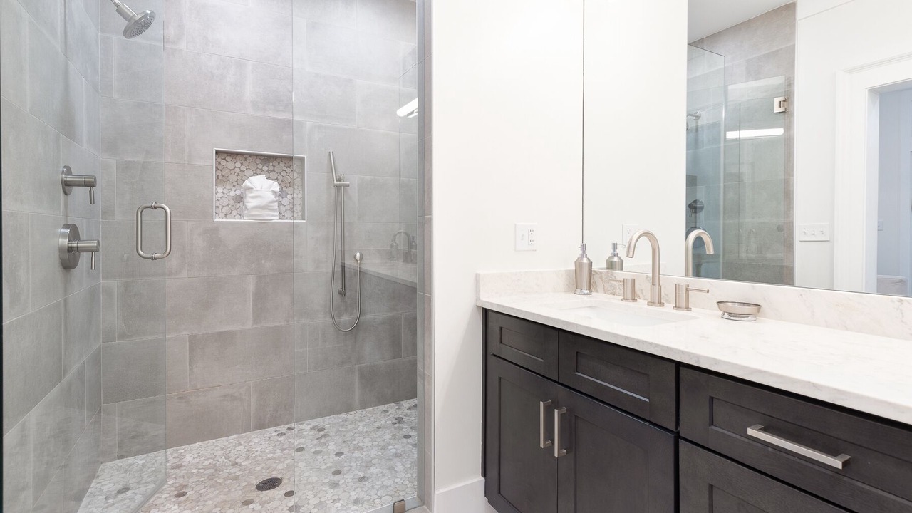 Photo of Bathroom in Beach District