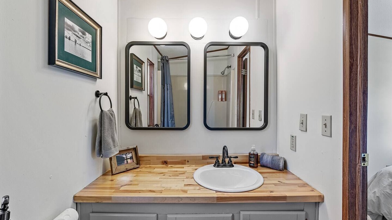 Photo of Bathroom in Uncertain