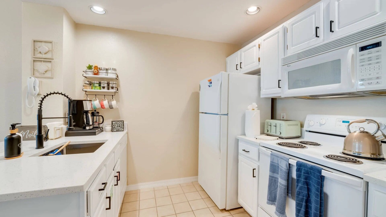Photo of Kitchen in Venetian Bay Villages