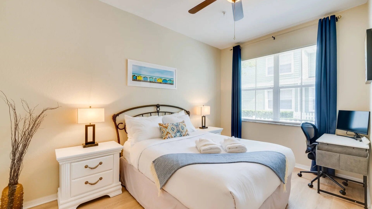 Photo of Bedroom in Venetian Bay Villages