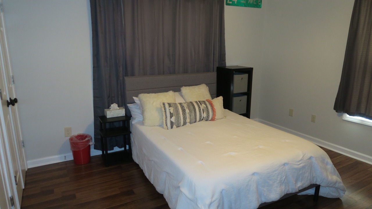 Photo of Bedroom in Tuscaloosa