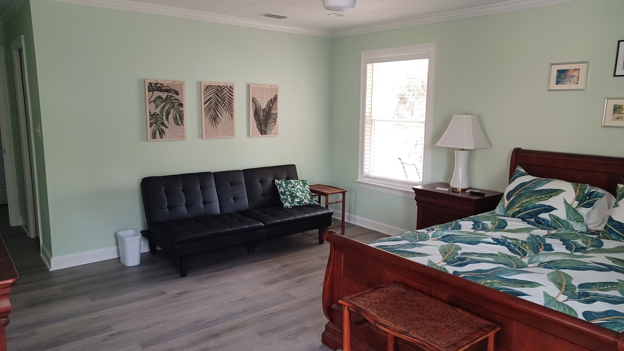 Photo of Bedroom in Pass Drury