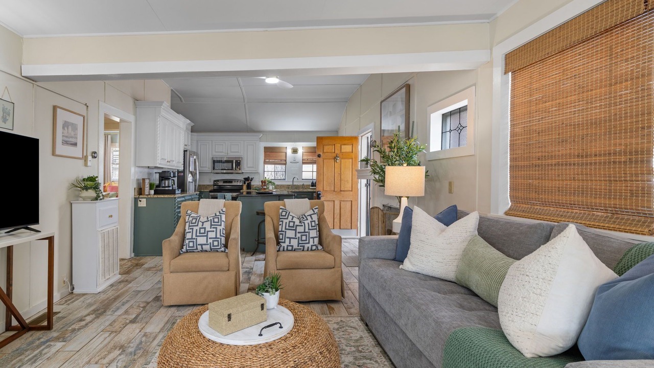 Photo of Livingroom in Muscle Shoals