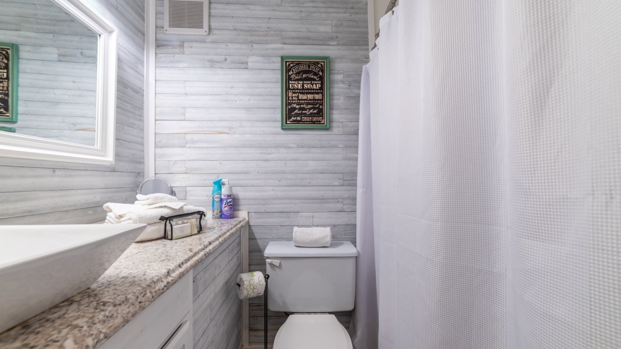 Photo of Bathroom in Holiday Beach