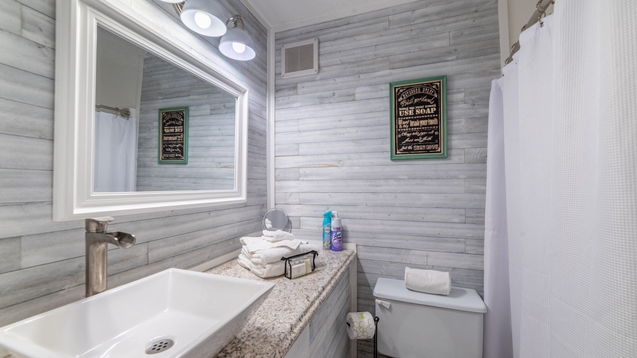 Photo of Bathroom in Holiday Beach
