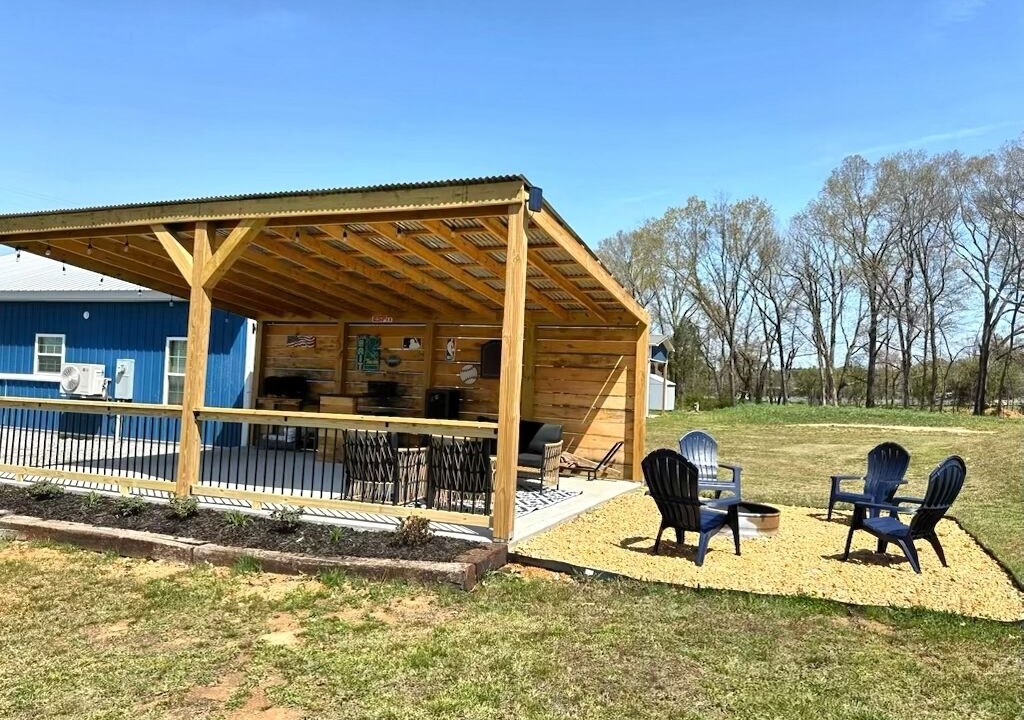 Photo of Outdoor in Groveoak