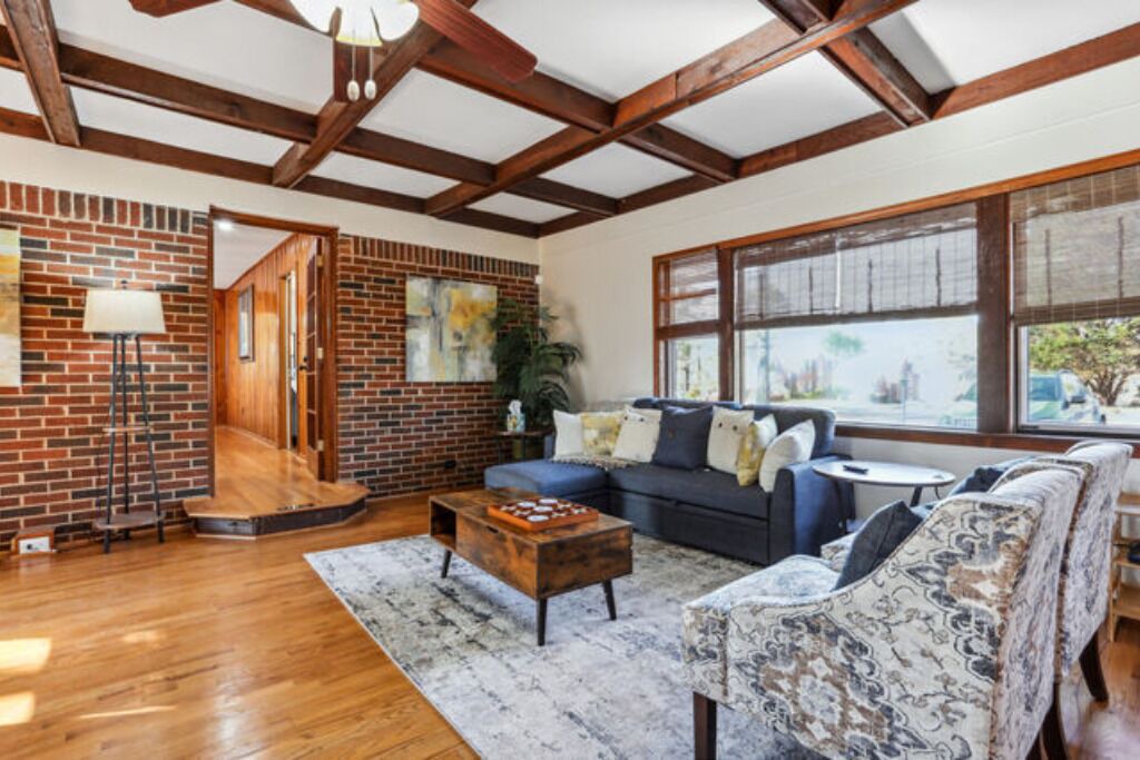 Photo of Livingroom in Mableton