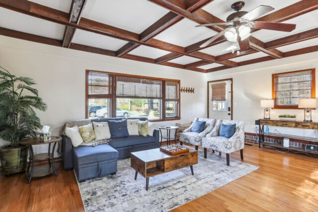 Photo of Livingroom in Mableton