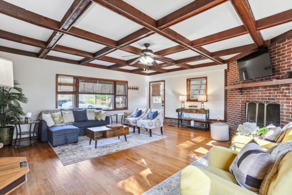 Photo of Livingroom in Mableton