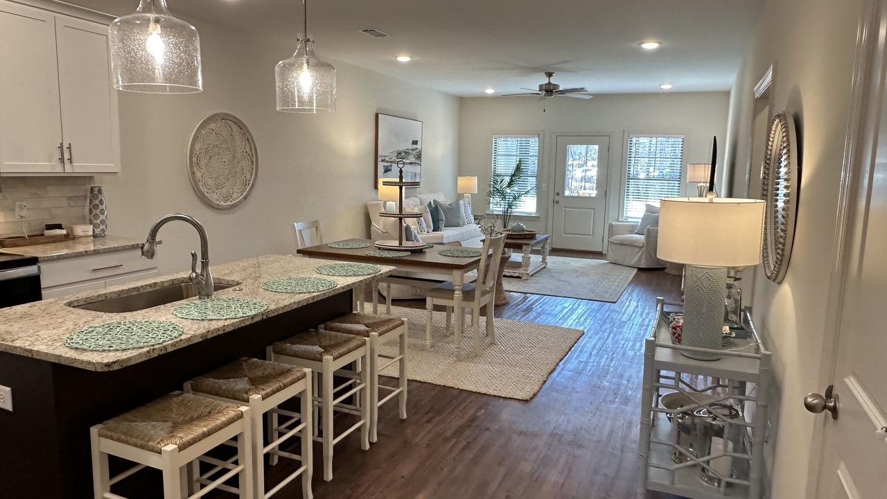 Photo of Livingroom in Auburn
