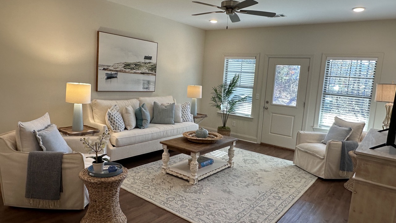 Photo of Livingroom in Auburn