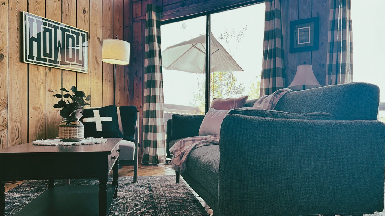 Photo of Livingroom in Six Mile
