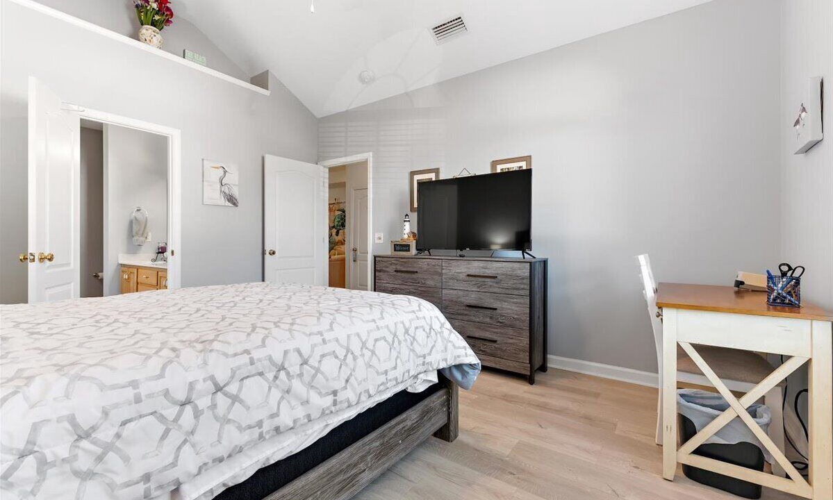 Photo of Bedroom in Dock Junction