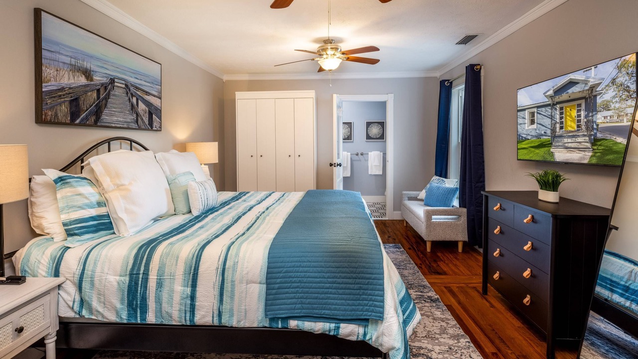 Photo of Bedroom in Downtown Historic District