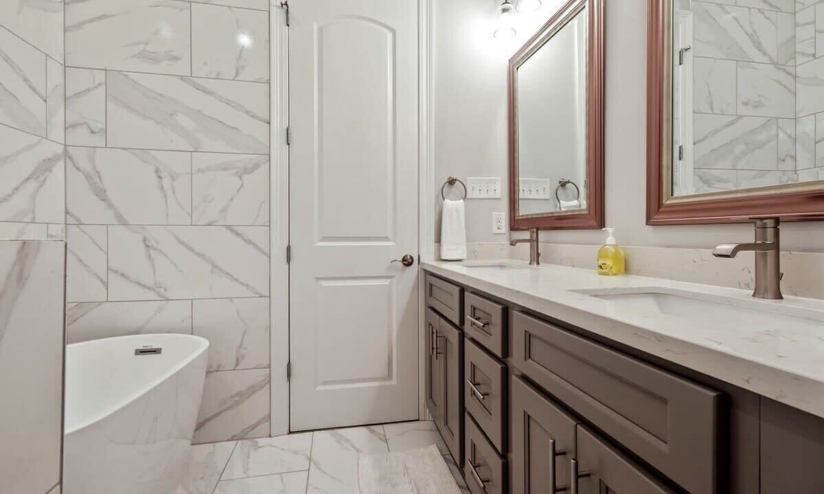 Photo of Bathroom in Mid-City