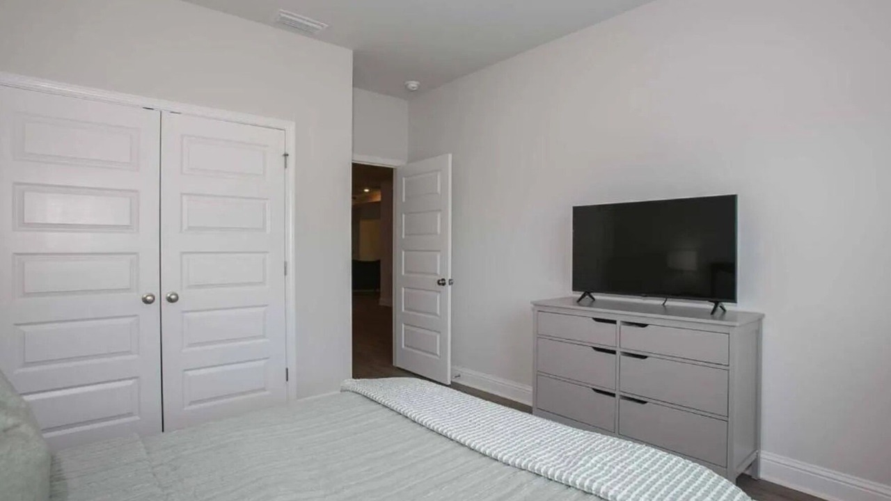Photo of Bedroom in Foley