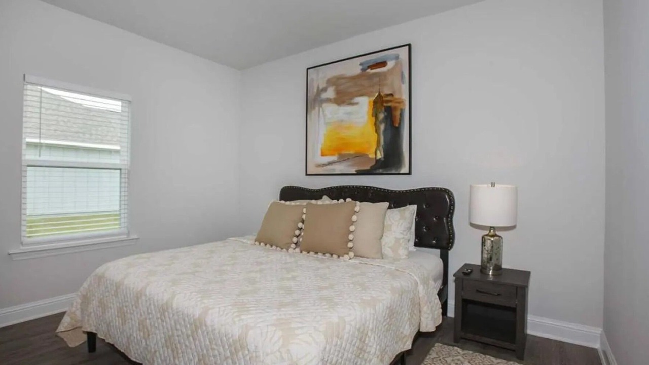 Photo of Bedroom in Foley