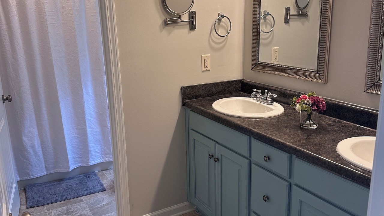 Photo of Bathroom in Taylorville