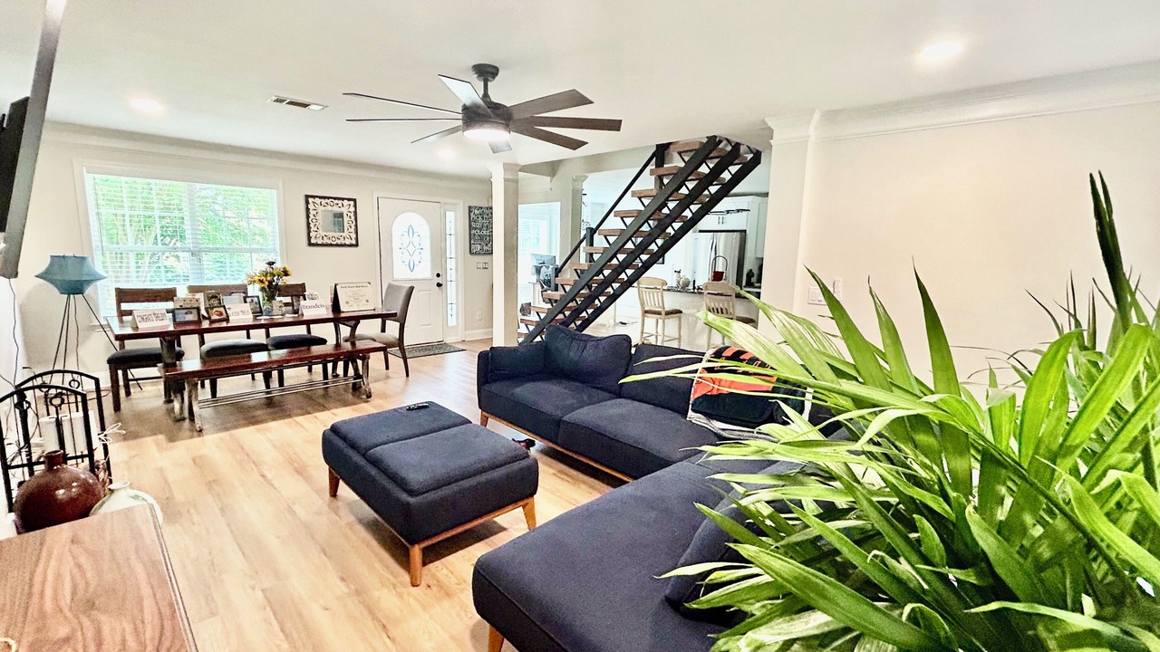 Photo of Livingroom in Mableton