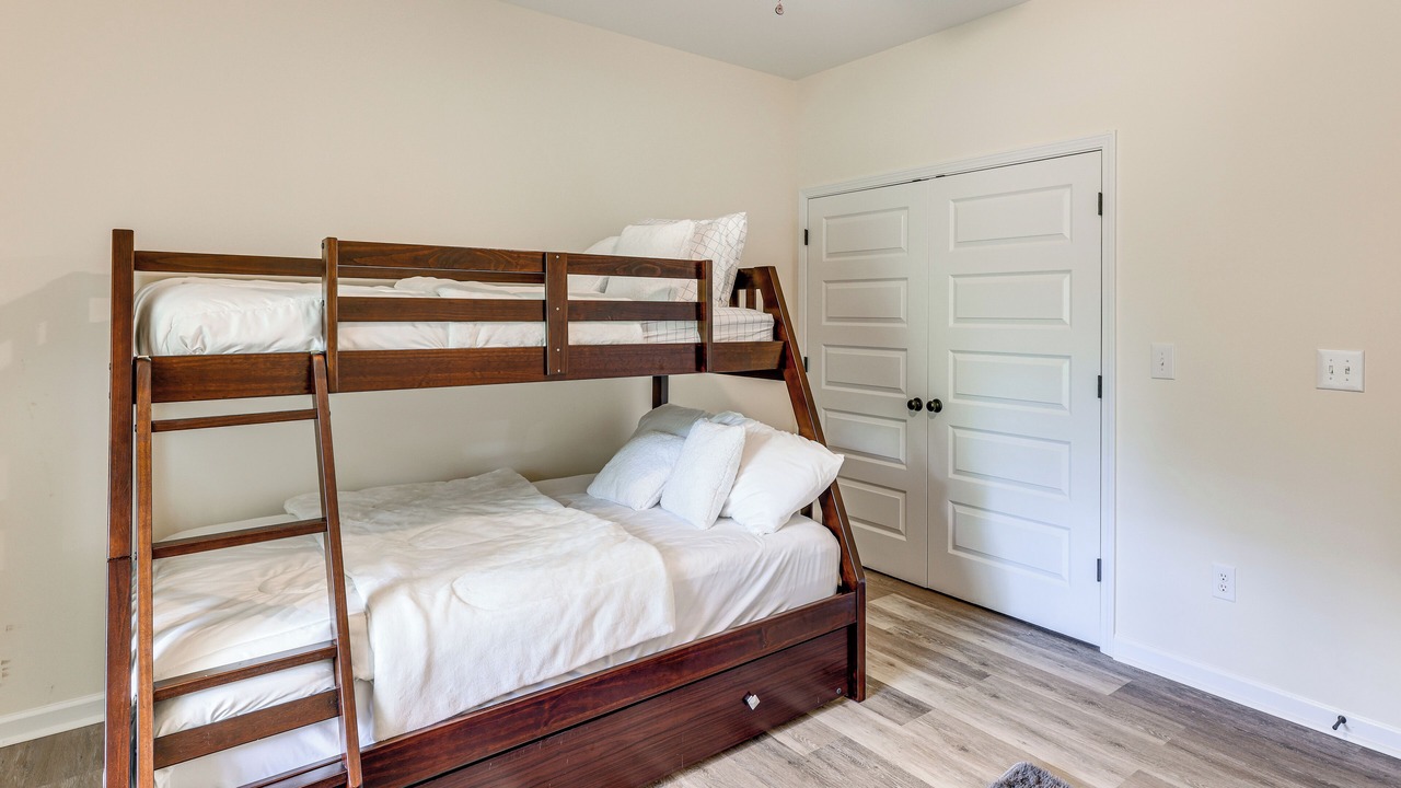 Photo of Bedroom in Troy