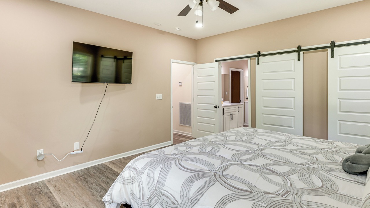 Photo of Bedroom in Troy