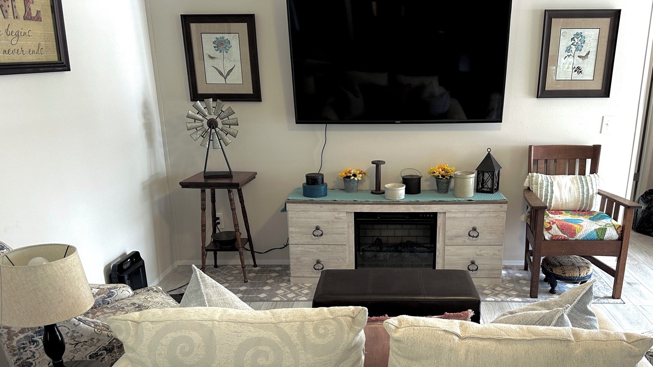 Photo of Livingroom in Crescent City