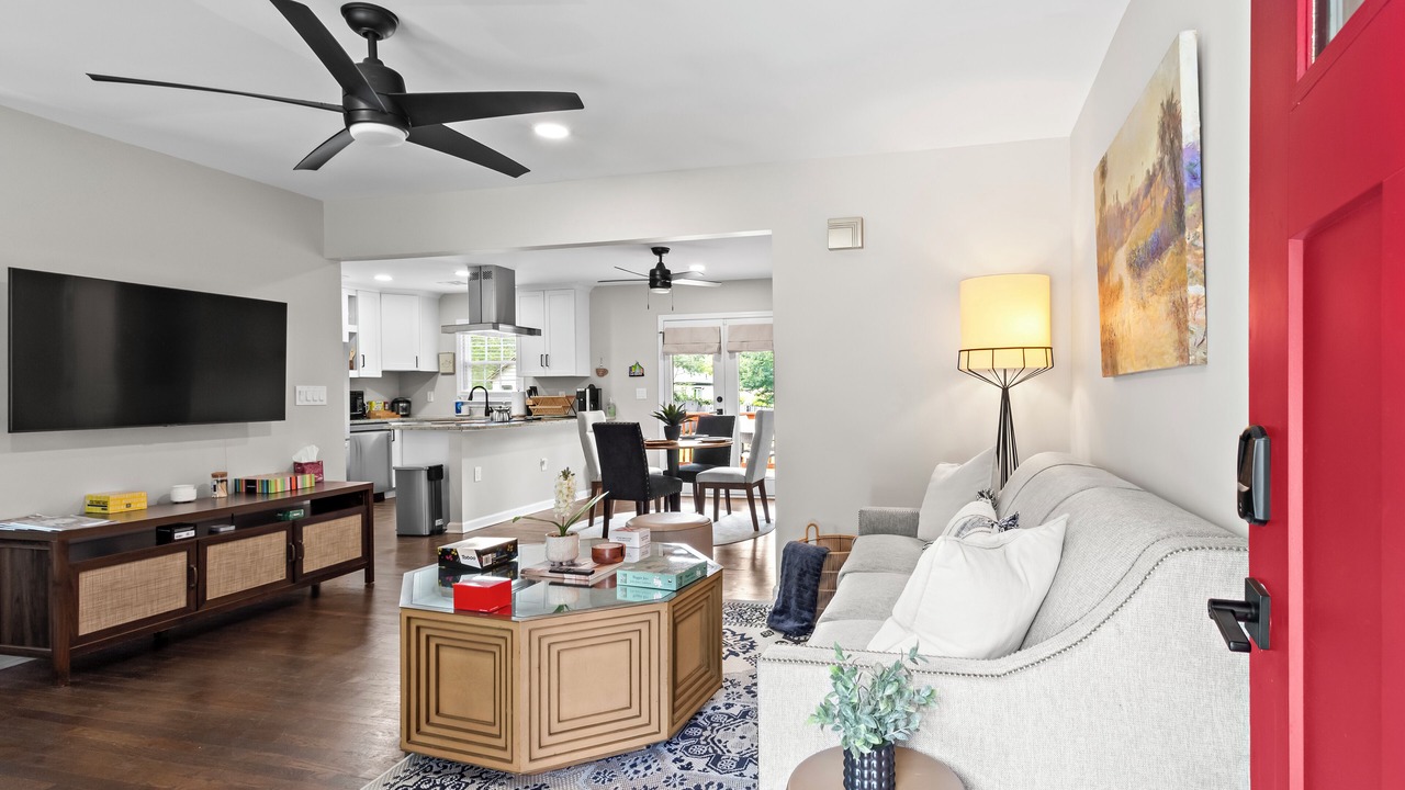 Photo of Livingroom in Mableton