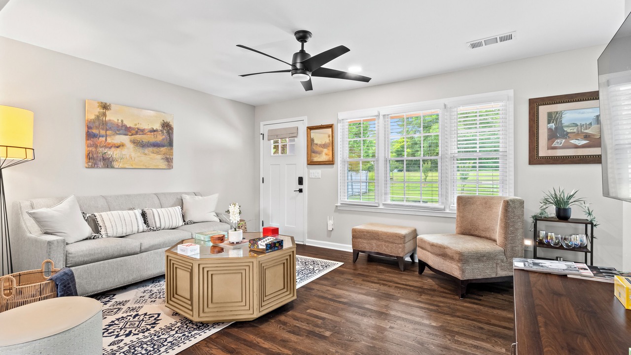 Photo of Livingroom in Mableton