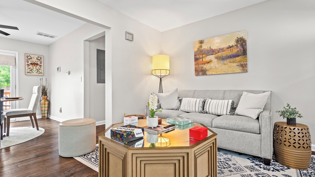 Photo of Livingroom in Mableton