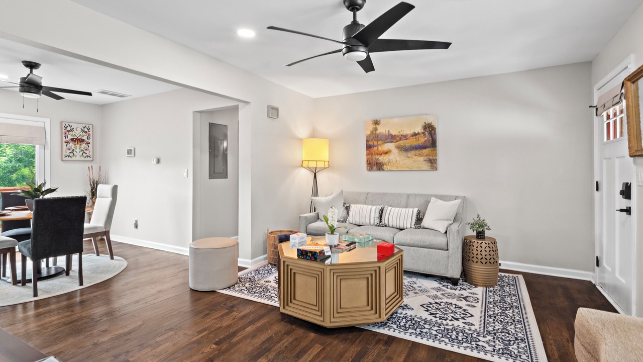 Photo of Livingroom in Mableton