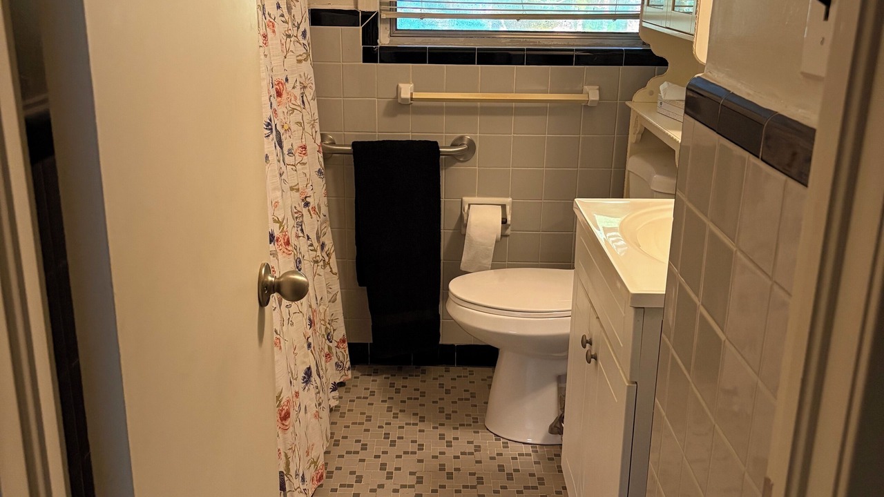Photo of Bathroom in Blackshear