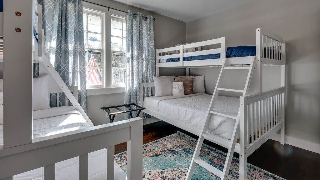 Photo of Bedroom in Savannah
