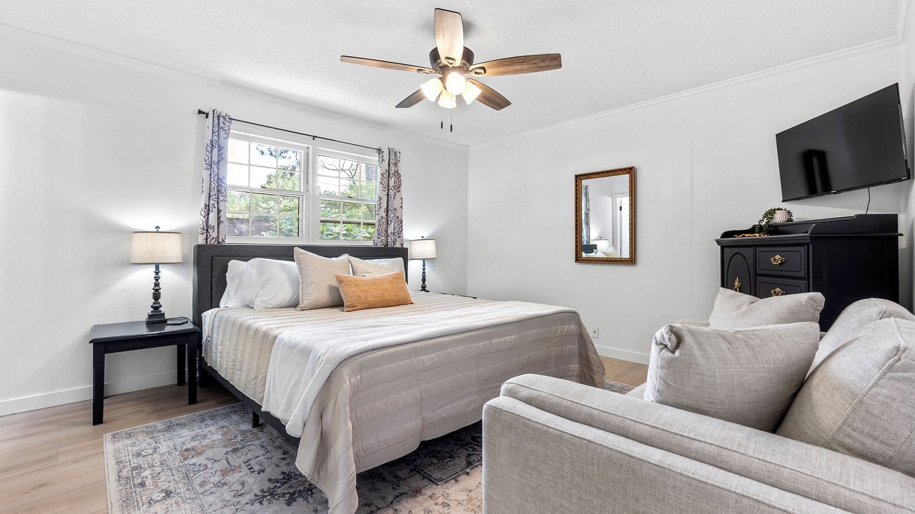 Photo of Bedroom in Perry