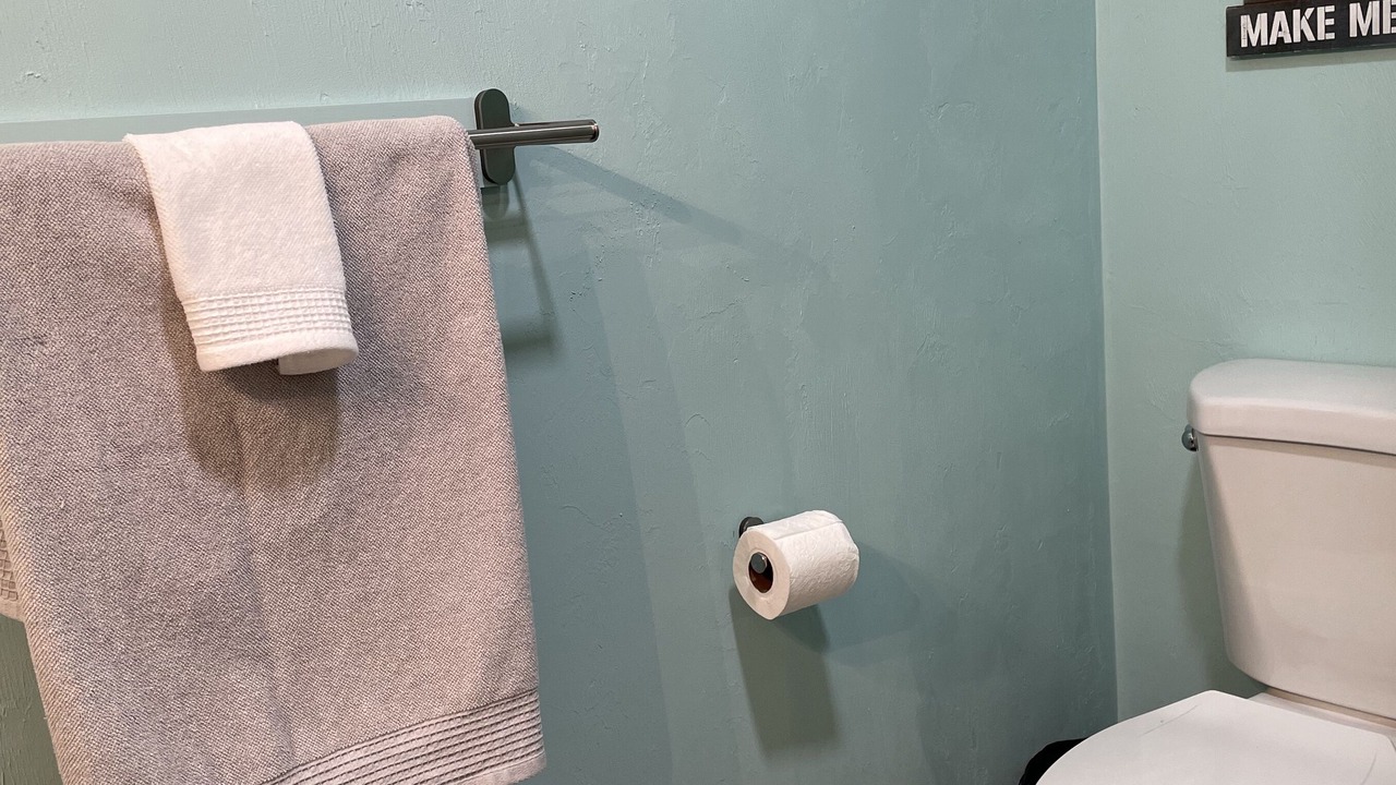 Photo of Bathroom in Putnam Hall