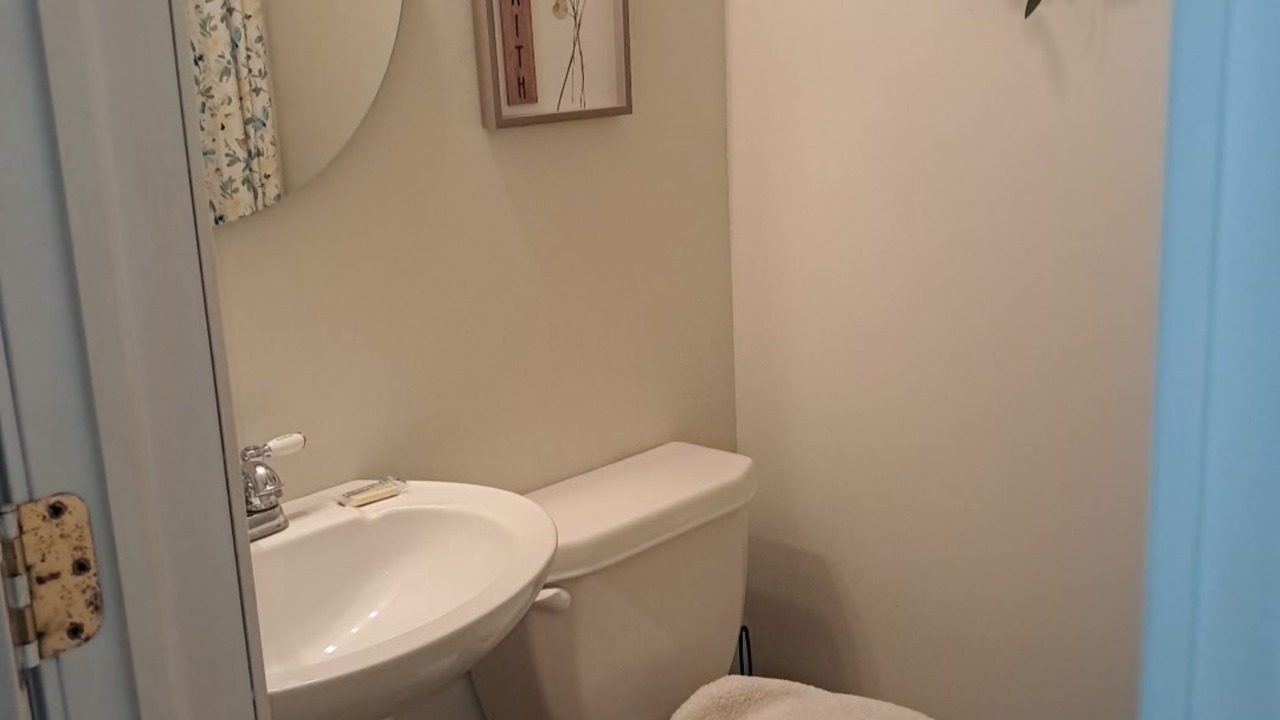 Photo of Bathroom in Red Level