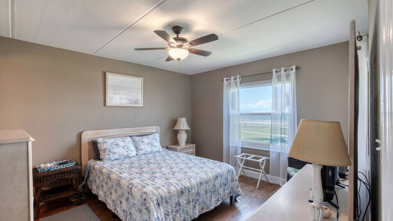 Photo of Bedroom in Ormond-by-the-Sea