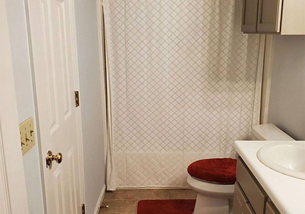 Photo of Bathroom in Tuscaloosa