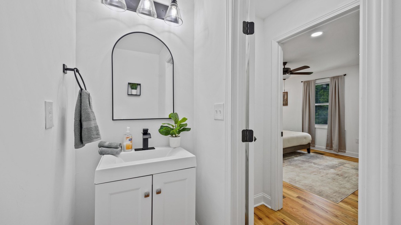 Photo of Bathroom in Belvedere Park