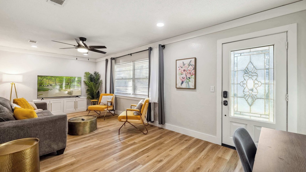 Photo of Livingroom in Gainesville