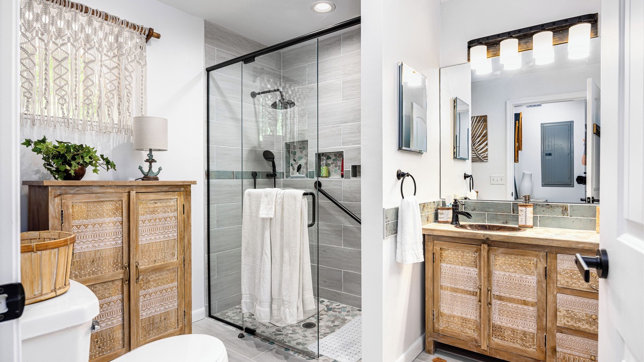 Photo of Bathroom in Melrose