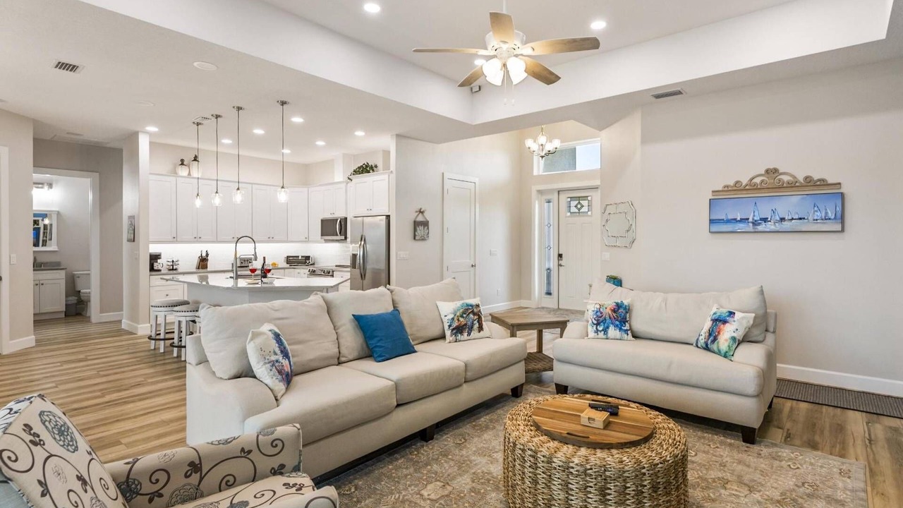 Photo of Livingroom in Palm Harbor