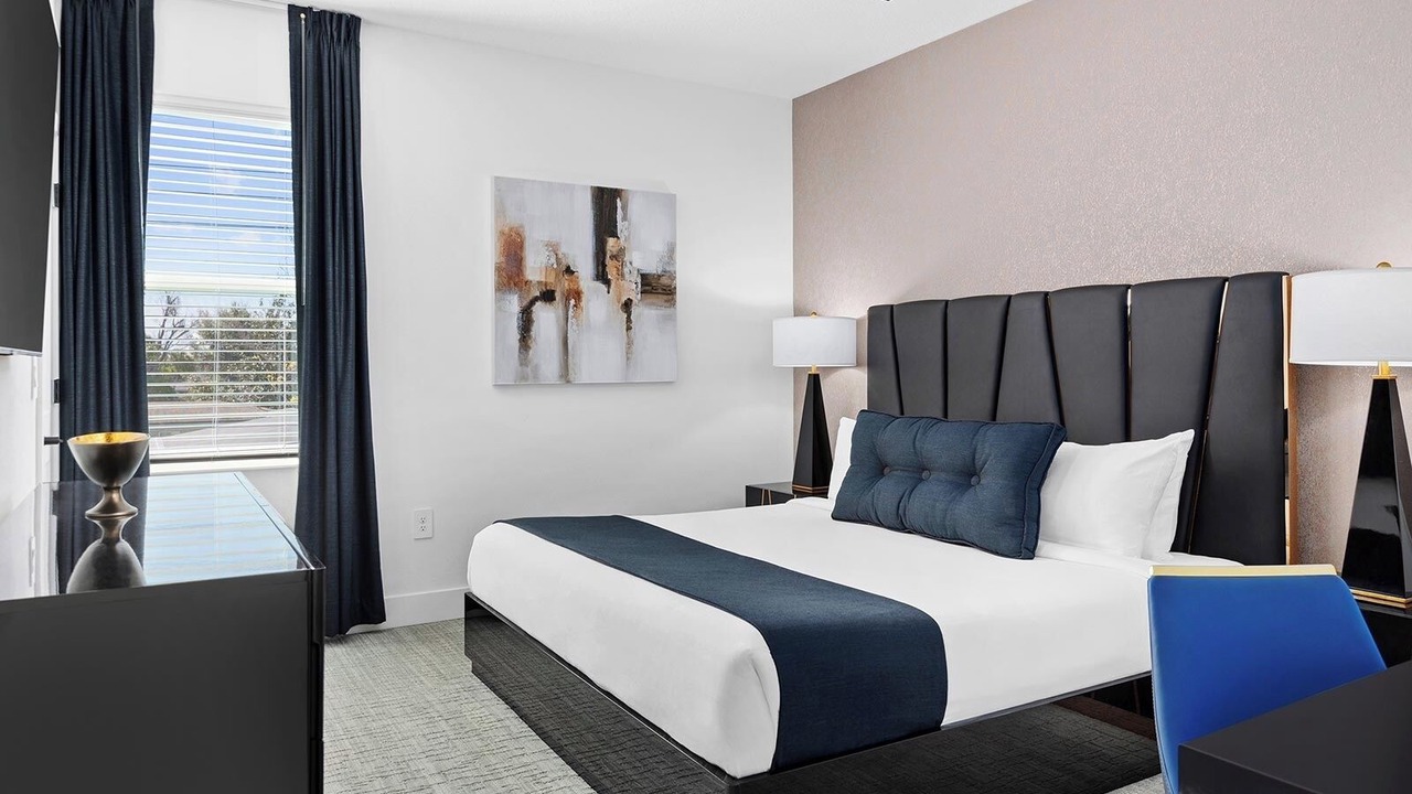 Photo of Bedroom in Florida Center